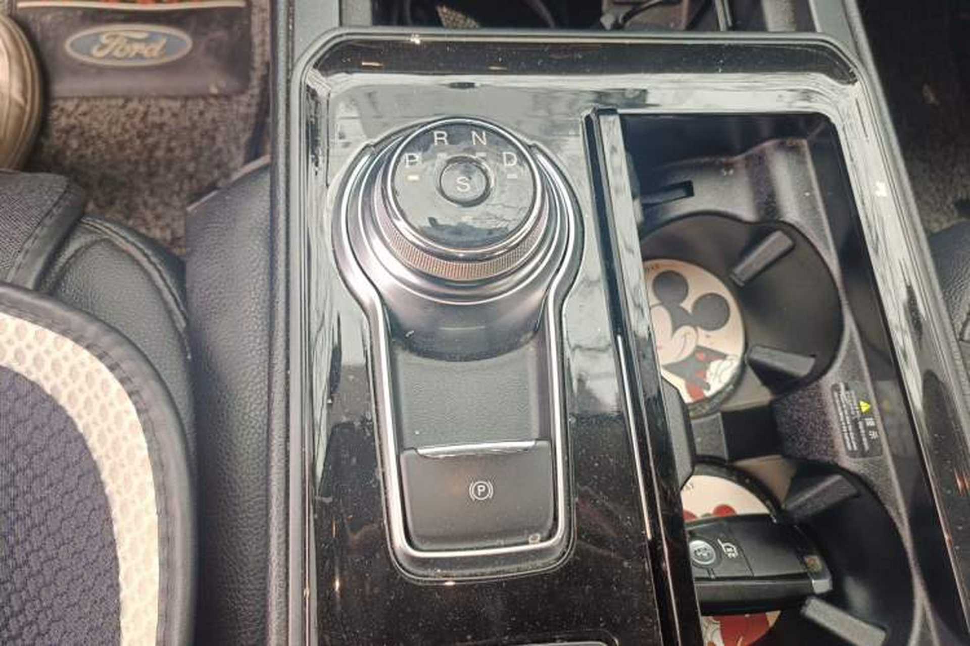 Used Ford Edge 2020 EcoBoost 245 4x4 ST-Line 7-Seater Gear Lever