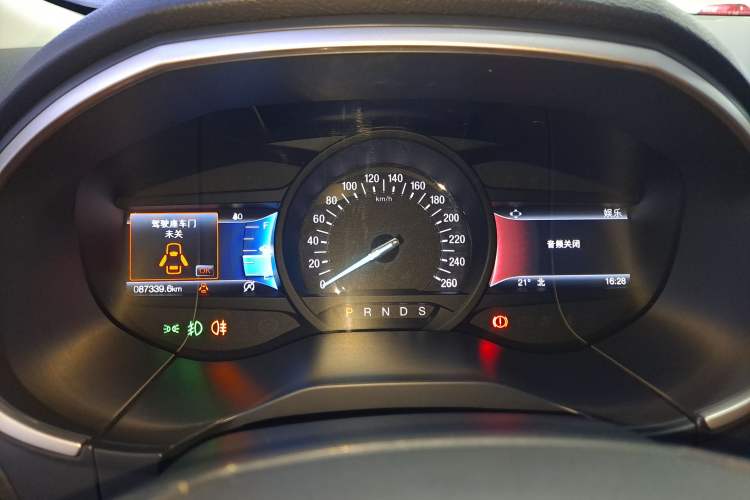 Used Ford Edge 2020 EcoBoost 245 Two-Wheel-Drive Platinum Edition 7-Seater Instrument Cluster
