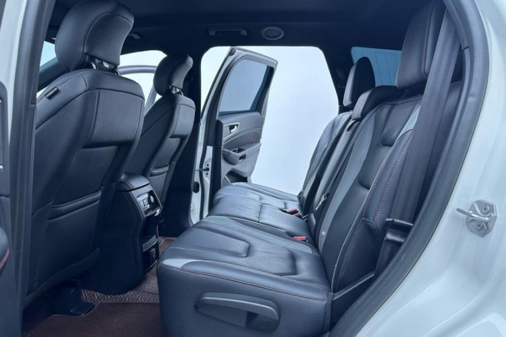Used Ford Edge 2020 EcoBoost 245 4x4 ST-Line 7-Seater Interior 3