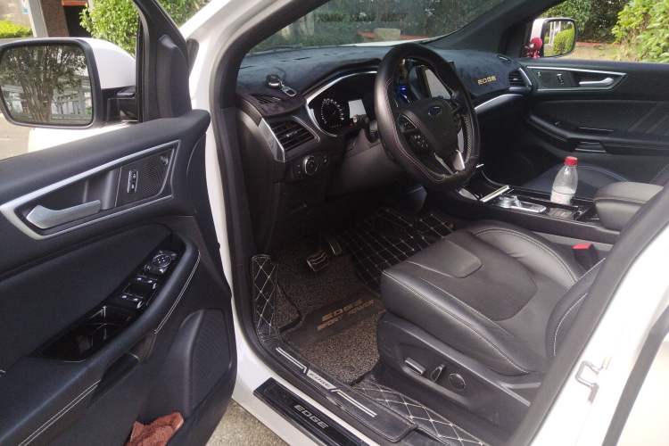Used Ford Edge 2020 EcoBoost 330 V6 4x4 ST 7-Seater Interior 3