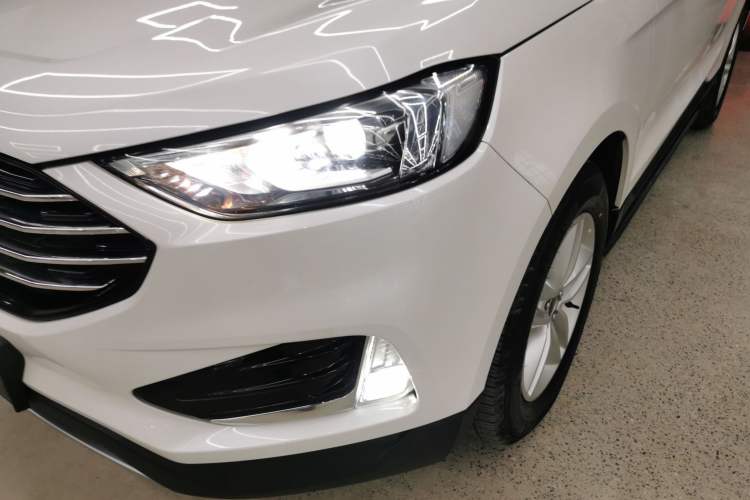 Used Ford Edge 2020 EcoBoost 245 Two-Wheel-Drive Titanium 5-Seater Left Front Headlight