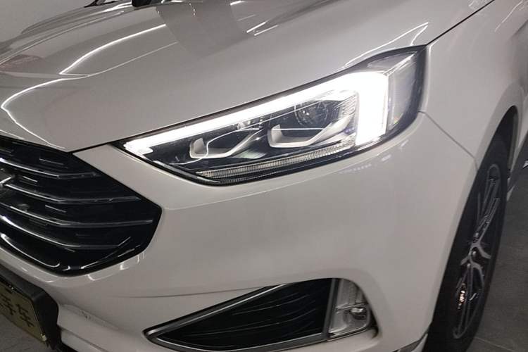 Used Ford Edge 2020 EcoBoost 245 Two-Wheel Drive Titanium 7-Seater Left Front Headlight
