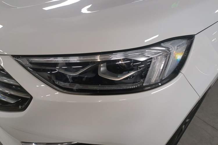 Used Ford Edge 2020 EcoBoost 245 Two-Wheel Drive Titanium 7-Seater Left Front Headlight
