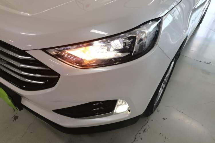 Used Ford Edge 2020 EcoBoost 245 Two-Wheel-Drive Titanium 5-Seater Left Front Headlight