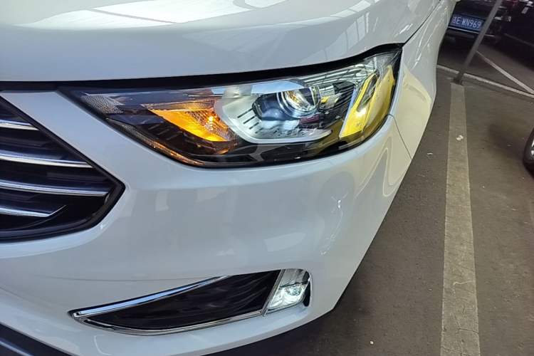 Used Ford Edge 2020 EcoBoost 245 Two-Wheel-Drive Platinum Edition 5 Seats Left Front Headlight
