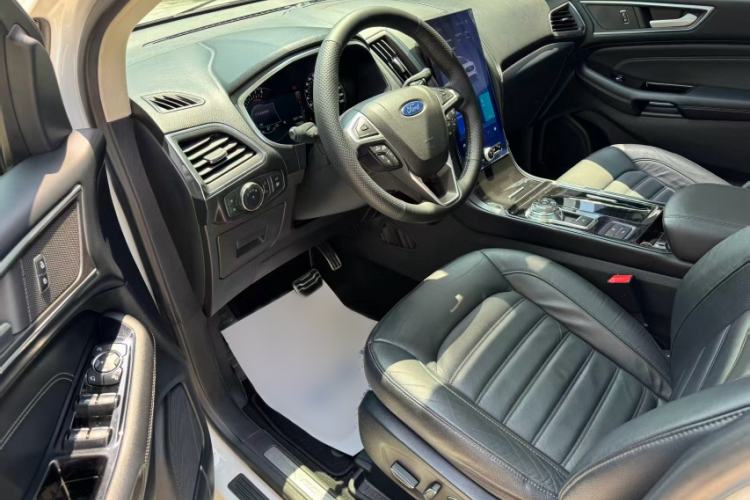 Used Ford Edge 2020 EcoBoost 245 Two-Wheel Drive Titanium 7-Seater Left Front Seat