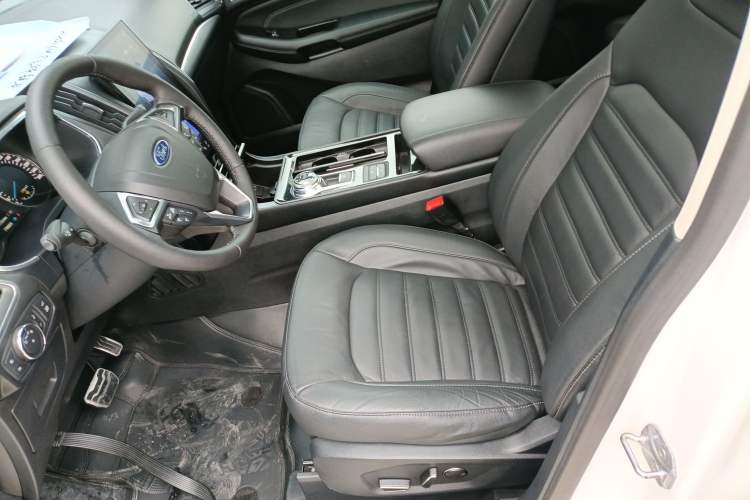 Used Ford Edge 2020 EcoBoost 245 Two-Wheel Drive Titanium 7-Seater Left Front Seat