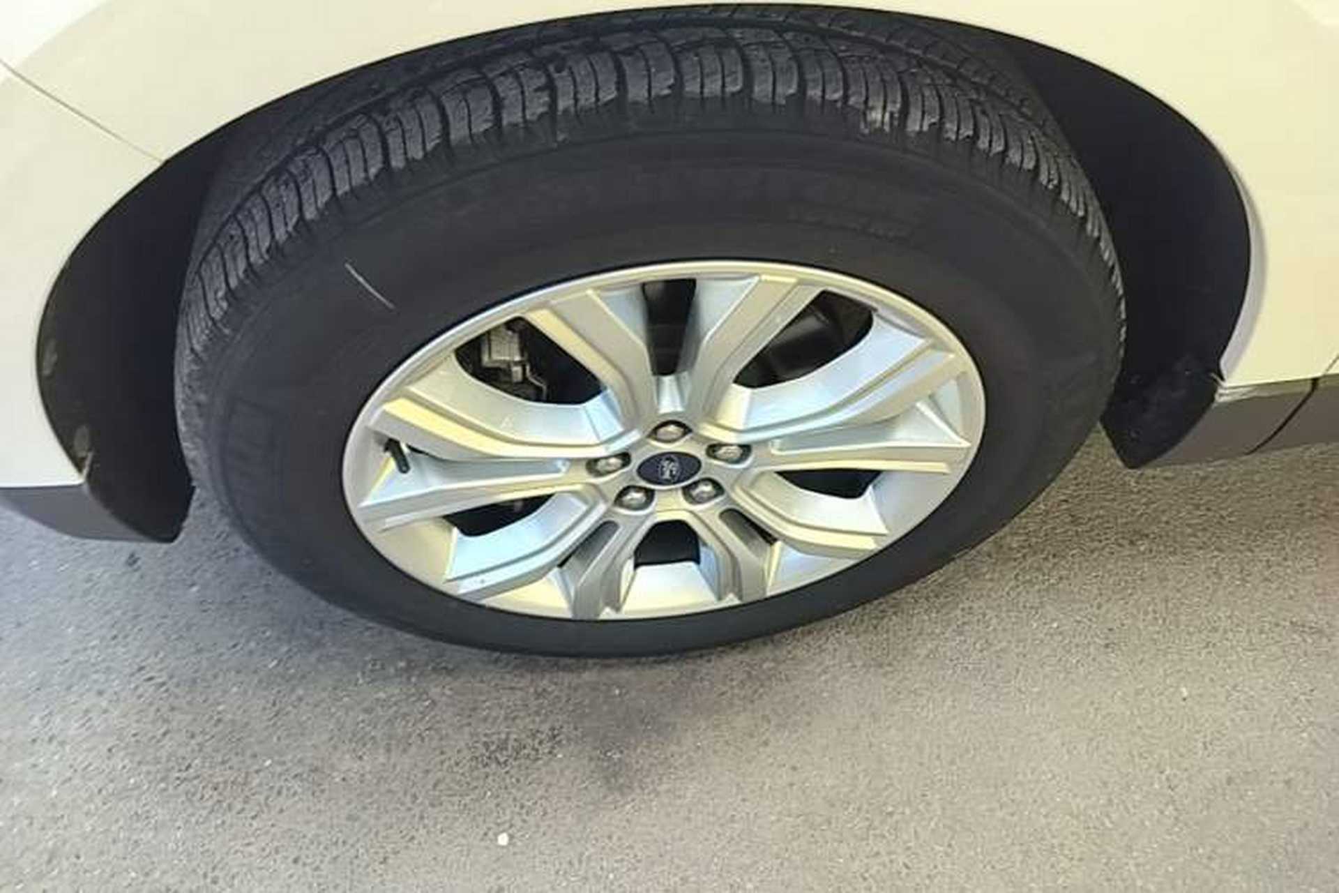 Used Ford Edge 2020 EcoBoost 245 Two-Wheel-Drive Platinum Edition 5 Seats Left Front Wheel Hub