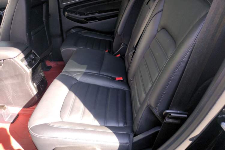Used Ford Edge 2020 EcoBoost 245 Two-Wheel Drive Titanium 7-Seater Left Rear Seat
