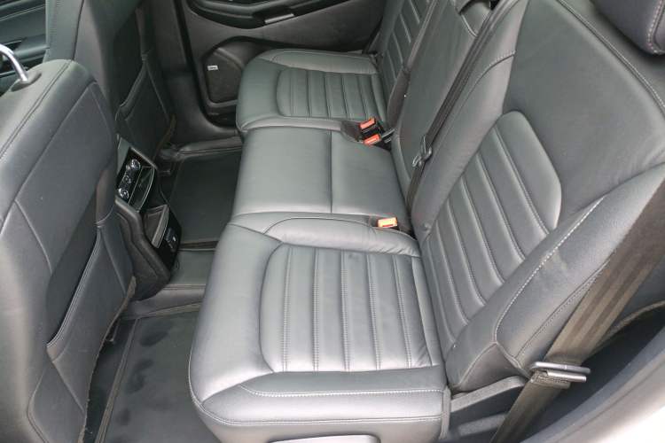 Used Ford Edge 2020 EcoBoost 245 Two-Wheel Drive Titanium 7-Seater Left Rear Seat