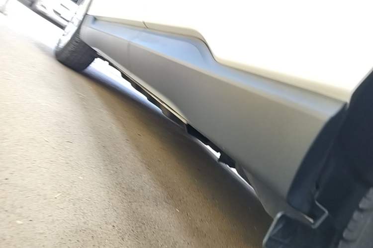 Used Ford Edge 2020 EcoBoost 245 Two-Wheel-Drive Platinum Edition 5 Seats Left Side Sill