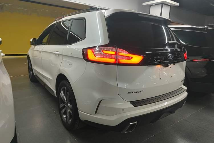 Used Ford Edge 2020 EcoBoost 245 4x4 ST-Line 7-Seater Rear Left 45 Deg