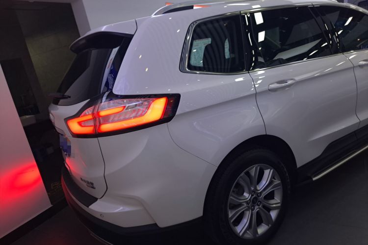 Used Ford Edge 2020 EcoBoost 245 Two-Wheel-Drive Platinum Edition 7-Seater Rear Right 45 Deg