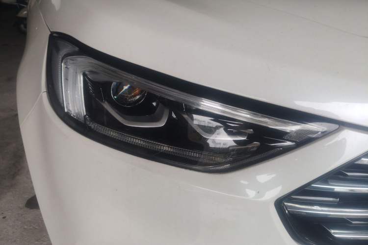 Used Ford Edge 2020 EcoBoost 245 Two-Wheel Drive Titanium 7-Seater Right Front Headlight