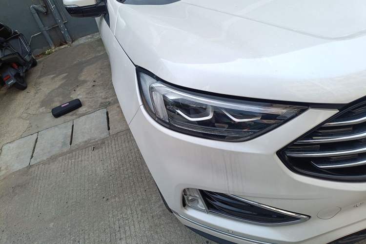 Used Ford Edge 2020 EcoBoost 245 Two-Wheel Drive Titanium 7-Seater Right Front Headlight