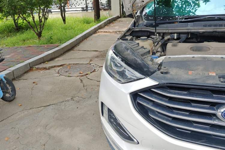 Used Ford Edge 2020 EcoBoost 245 Two-Wheel Drive Titanium 7-Seater Right Front Headlight