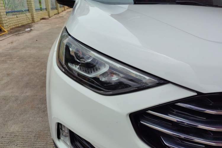 Used Ford Edge 2020 EcoBoost 245 Two-Wheel-Drive Titanium 5-Seater Right Front Headlight