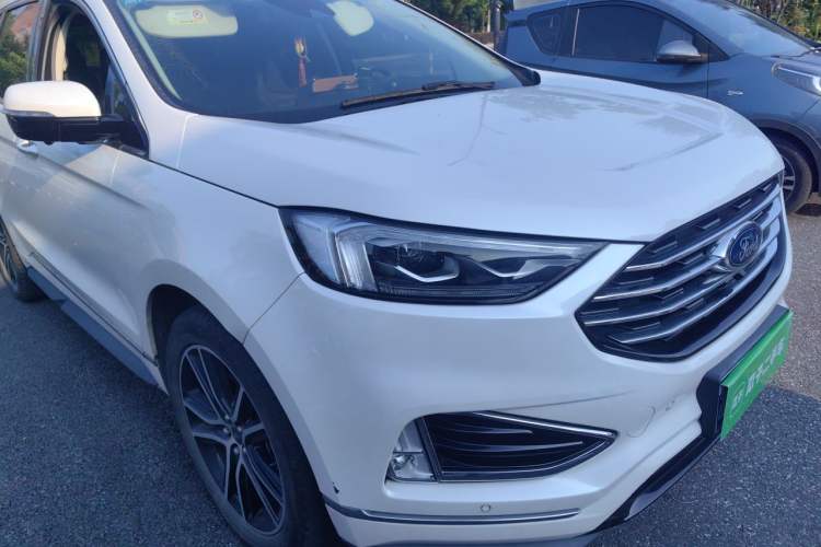 Used Ford Edge 2020 EcoBoost 245 Two-Wheel Drive Titanium 7-Seater Right Front Headlight