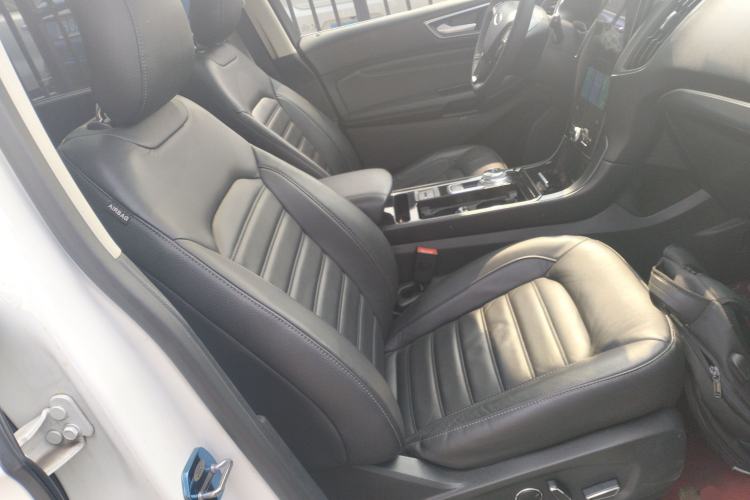 Used Ford Edge 2020 EcoBoost 245 Two-Wheel Drive Titanium 7-Seater Right Front Seat