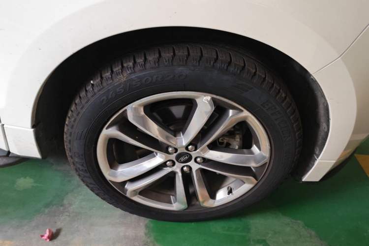 Used Ford Edge 2020 EcoBoost 245 4x4 ST-Line 7-Seater Right Front Wheel Hub