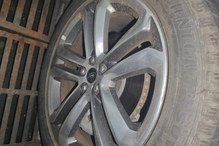 Used Ford Edge 2020 EcoBoost 245 4x4 ST-Line 7-Seater Right Front Wheel Hub