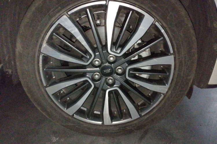 Used Ford Edge 2020 EcoBoost 245 4x4 ST-Line 7-Seater Right Front Wheel Hub