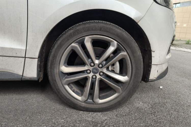 Used Ford Edge 2020 EcoBoost 245 4x4 ST-Line 7-Seater Right Front Wheel Hub