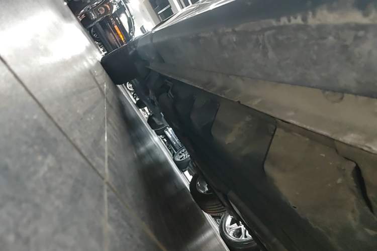Used Ford Edge 2020 EcoBoost 245 4x4 ST-Line 7-Seater Right Side Sill