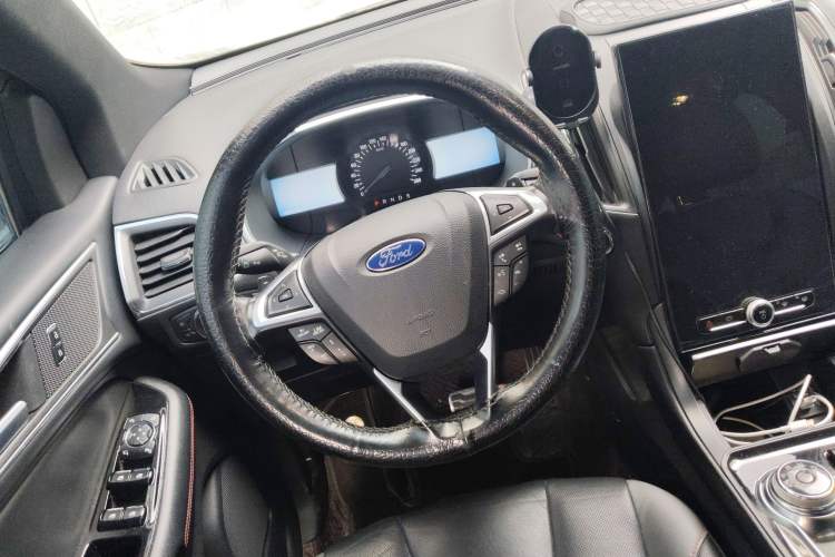 Used Ford Edge 2020 EcoBoost 245 4x4 ST-Line 7-Seater Steering Wheel