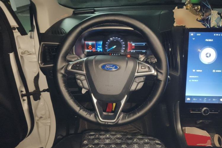 Used Ford Edge 2020 EcoBoost 245 Two-Wheel-Drive Platinum Edition 7-Seater Steering Wheel