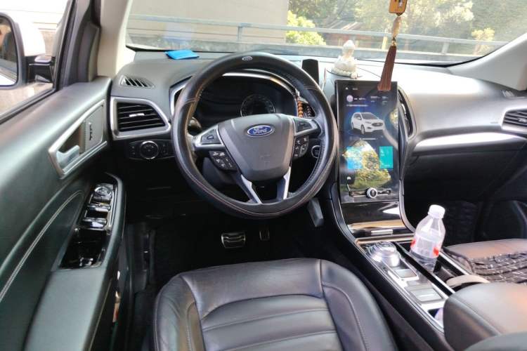 Used Ford Edge 2020 EcoBoost 245 Two-Wheel Drive Titanium 7-Seater Steering Wheel