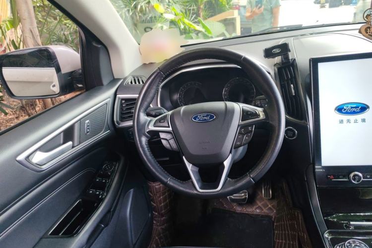 Used Ford Edge 2020 EcoBoost 245 Two-Wheel Drive Titanium 7-Seater Steering Wheel