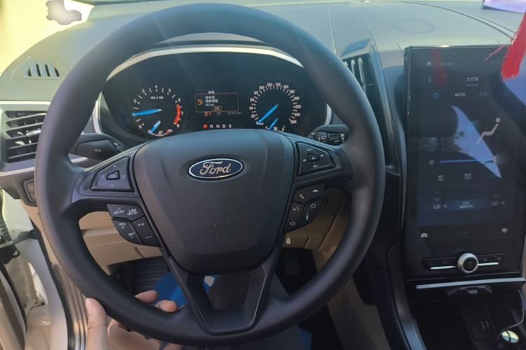 Used Ford Edge 2020 EcoBoost 245 Two-Wheel-Drive Titanium 5-Seater Steering Wheel