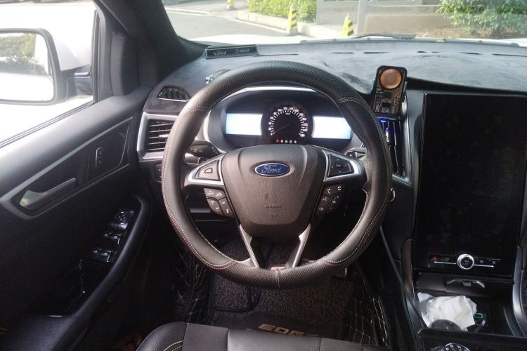Used Ford Edge 2020 EcoBoost 330 V6 4x4 ST 7-Seater Steering Wheel