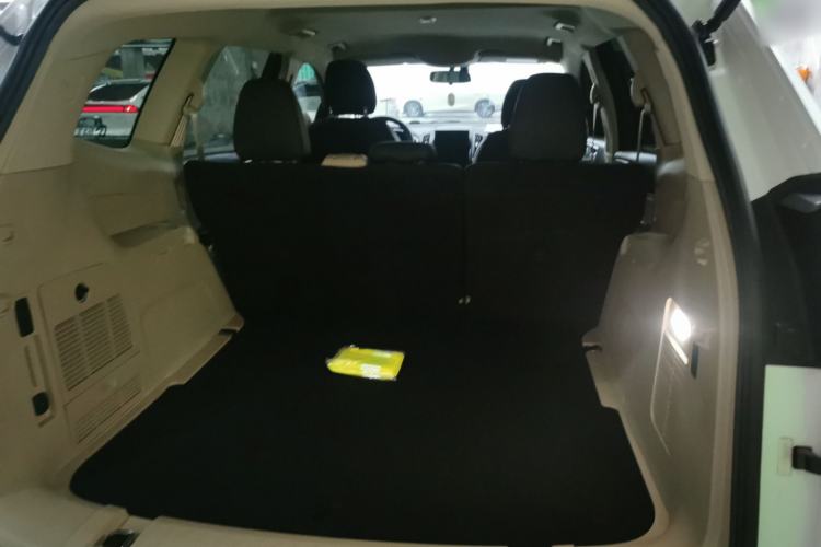 Used Ford Edge 2020 EcoBoost 245 Two-Wheel-Drive Titanium 5-Seater Trunk