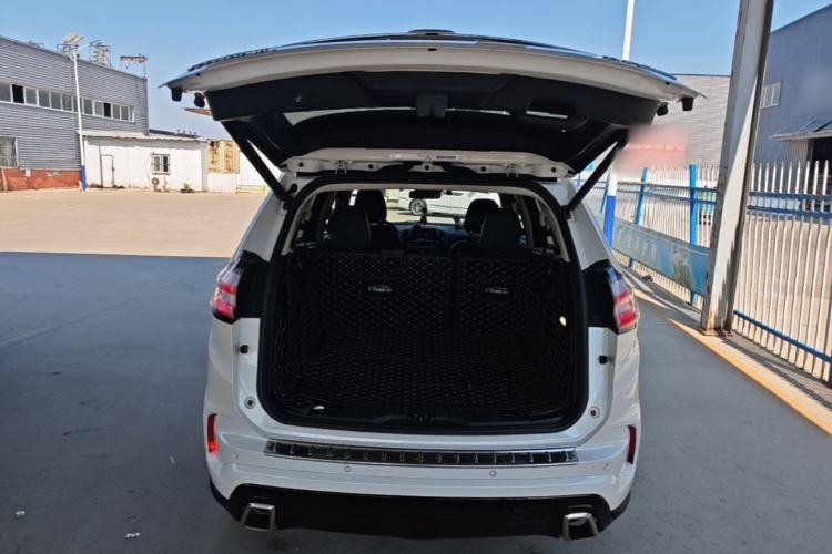 Used Ford Edge 2020 EcoBoost 245 Two-Wheel Drive Titanium 7-Seater Trunk
