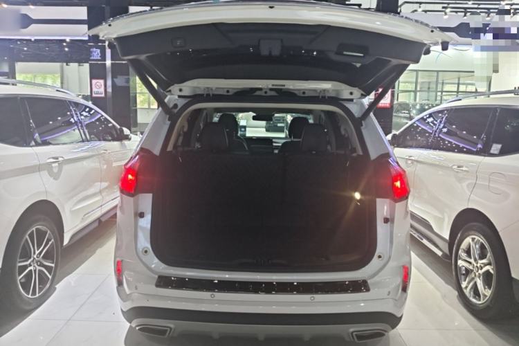 Used Ford Edge 2020 EcoBoost 245 Two-Wheel Drive Titanium 7-Seater Trunk