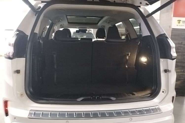 Used Ford Edge 2020 EcoBoost 245 Two-Wheel Drive Titanium 7-Seater Trunk