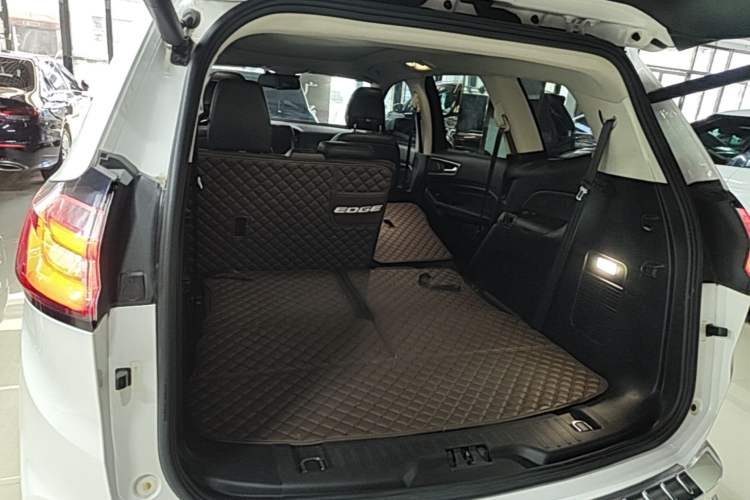 Used Ford Edge 2020 EcoBoost 245 Two-Wheel Drive Titanium 7-Seater Trunk