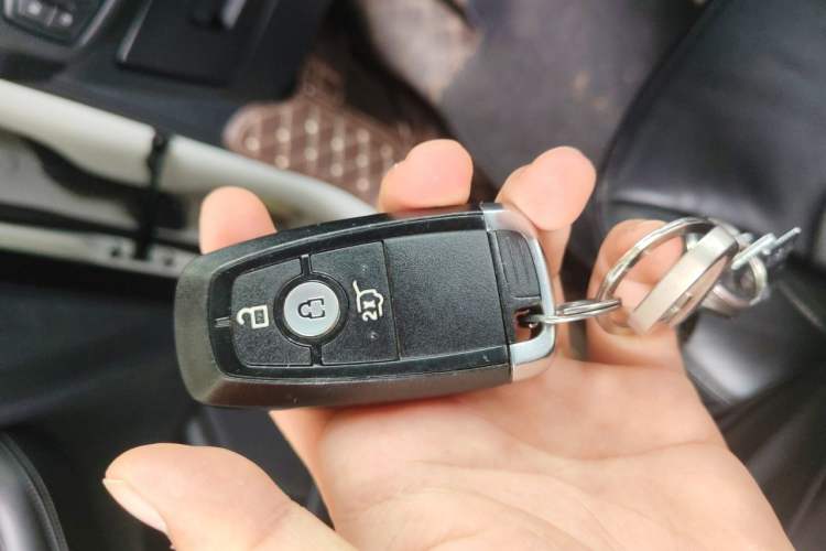 Used Ford Edge 2020 EcoBoost 245 Two-Wheel Drive Titanium 7-Seater Vehicle Key