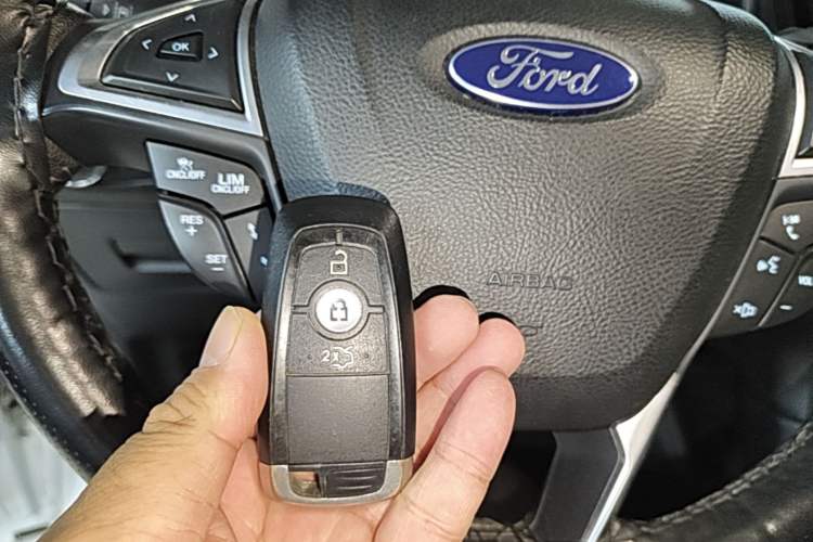 Used Ford Edge 2020 EcoBoost 245 Two-Wheel Drive Titanium 7-Seater Vehicle Key