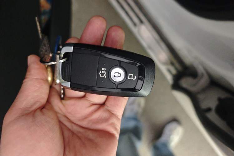 Used Ford Edge 2020 EcoBoost 245 Two-Wheel-Drive Platinum Edition 7-Seater Vehicle Key