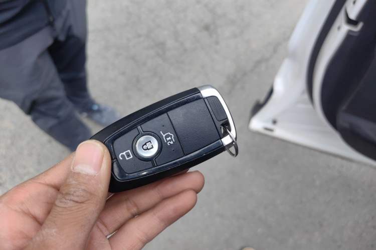 Used Ford Edge 2020 EcoBoost 245 Two-Wheel Drive Titanium 7-Seater Vehicle Key