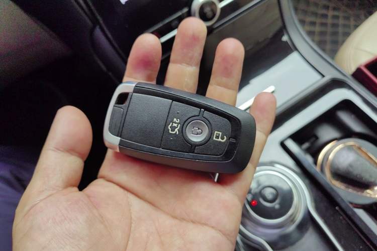 Used Ford Edge 2020 EcoBoost 245 Two-Wheel-Drive Titanium 5-Seater Vehicle Key