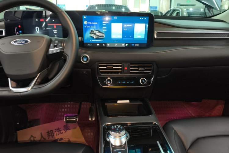 Used Ford Edge 2021 Facelifted PLUS EcoBoost 245 Two-Wheel Drive XLT 7-Seater Audio And AC Panel