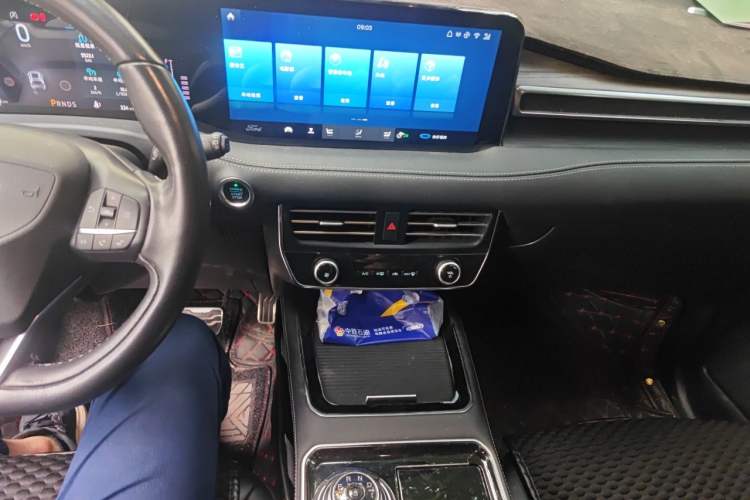 Used Ford Edge 2021 PLUS EcoBoost 245 Two-Wheel-Drive Titanium 7-Seater Audio And AC Panel