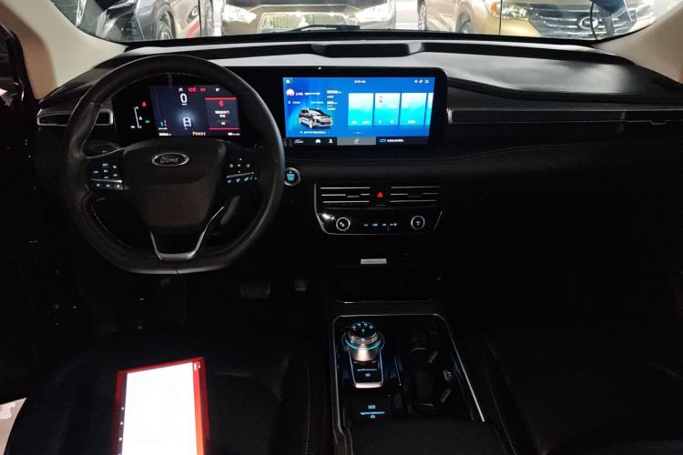 Used Ford Edge 2021 PLUS EcoBoost 245 Two-Wheel-Drive Elite 5-Seater Center Console