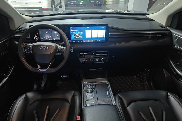 Used Ford Edge 2021 PLUS EcoBoost 245 Two-Wheel-Drive Titanium 7-Seater Center Console