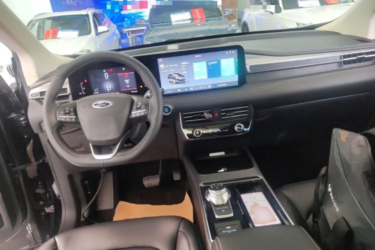 Used Ford Edge 2021 PLUS EcoBoost 245 Two-Wheel-Drive Platinum Edition 5 Seats Center Console