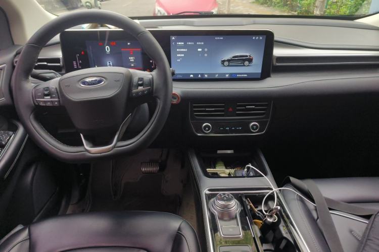 Used Ford Edge 2021 PLUS EcoBoost 245 Two-Wheel-Drive Platinum Edition 5 Seats Center Console